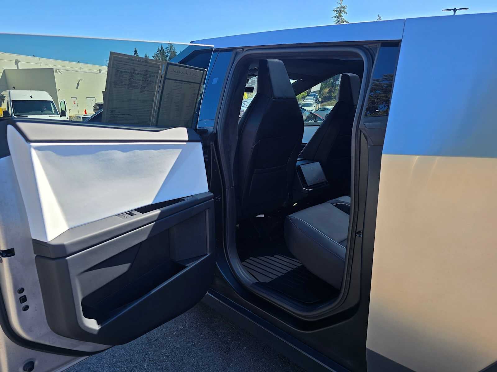 2024 Tesla Cybertruck Cyberbeast