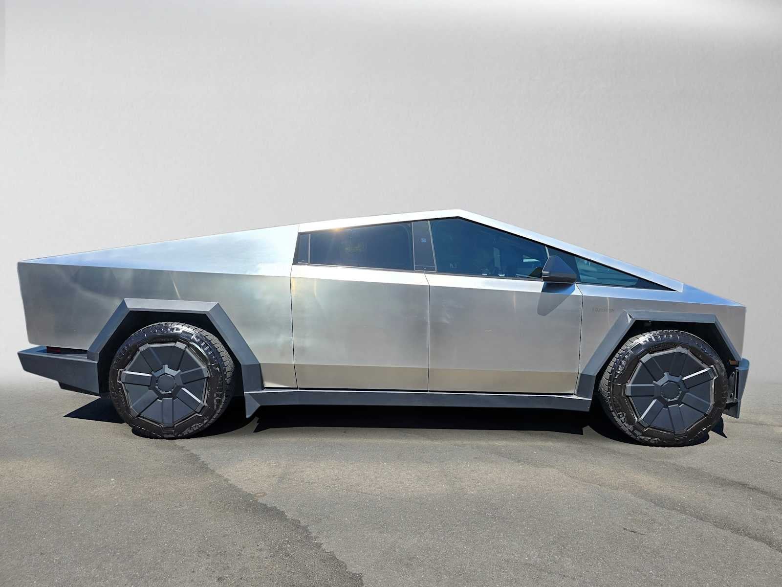 2024 Tesla Cybertruck Cyberbeast