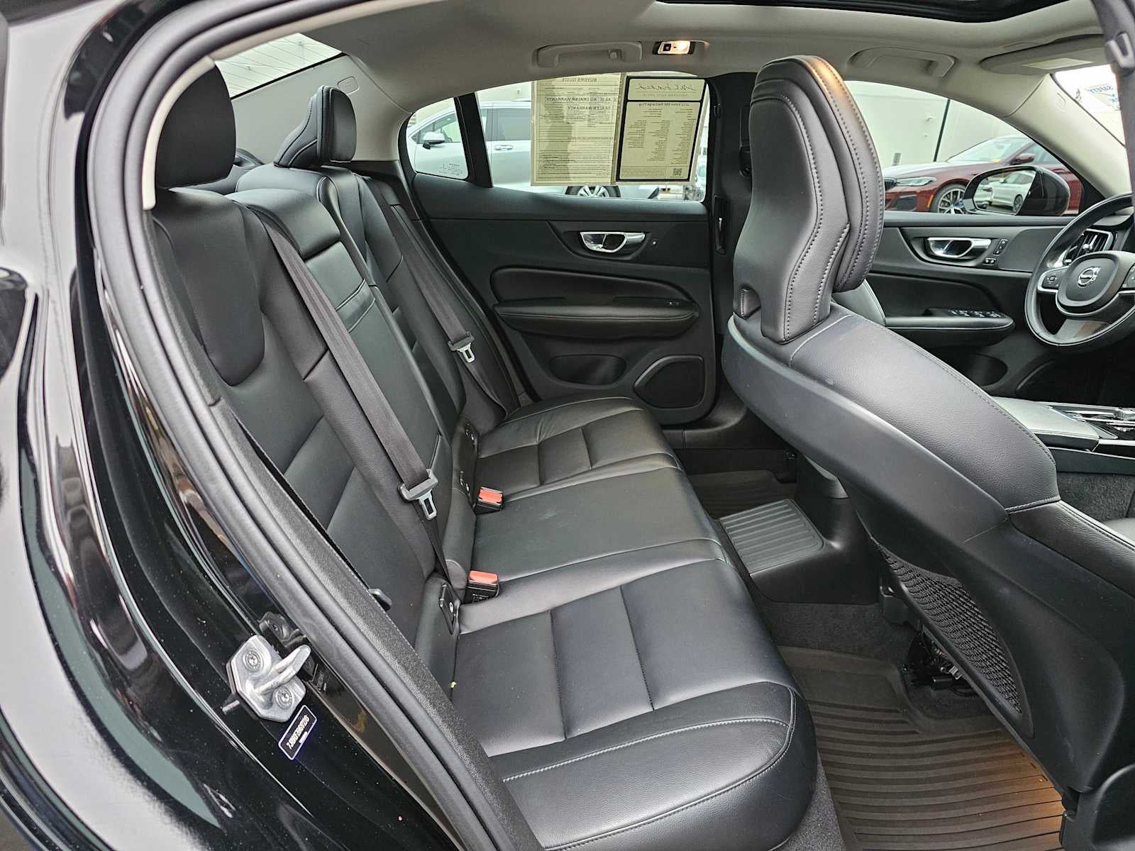 2022 Volvo S60 Recharge Plug-In Hybrid R-Design Expression