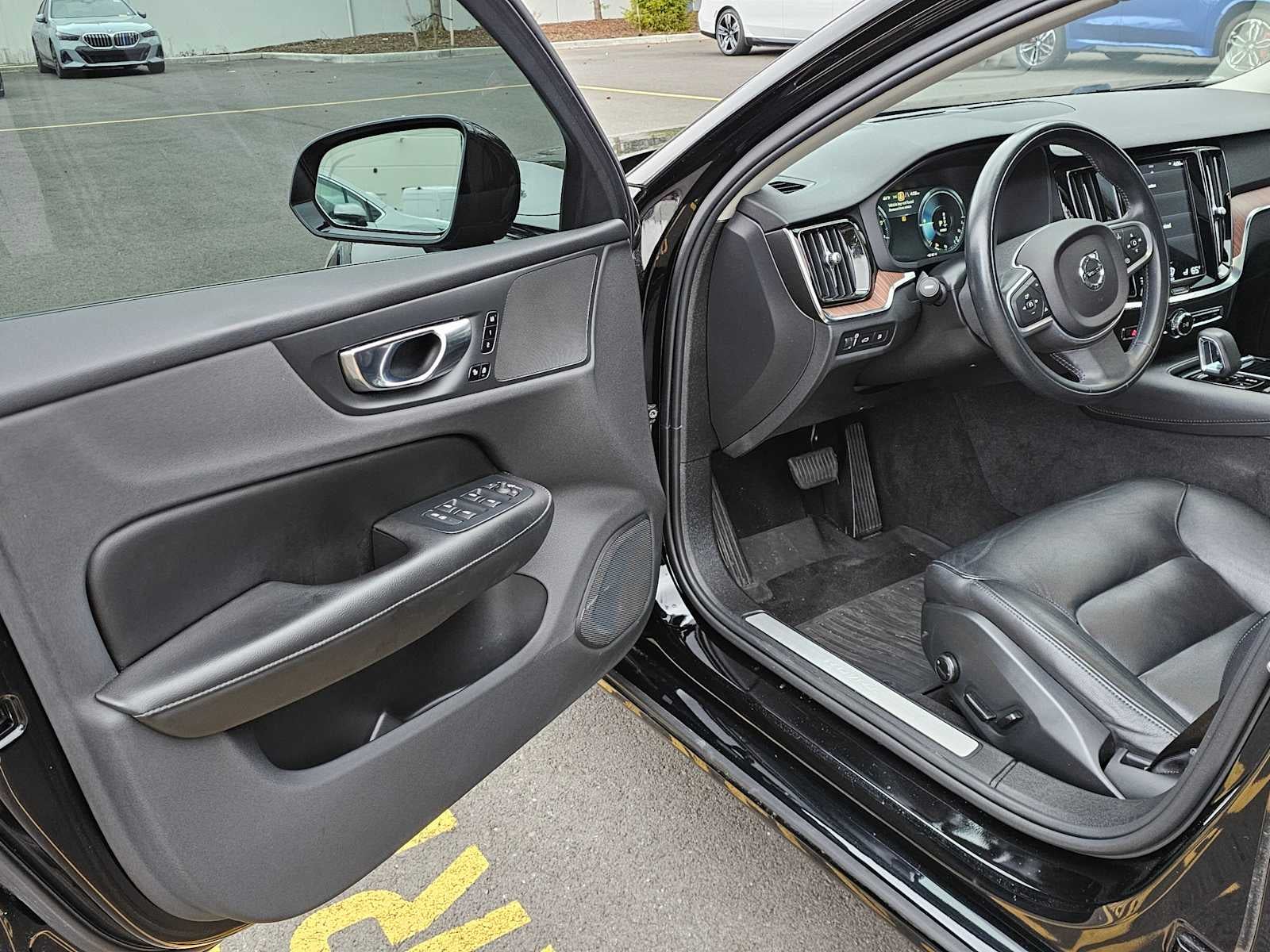 2022 Volvo S60 Recharge Plug-In Hybrid R-Design Expression