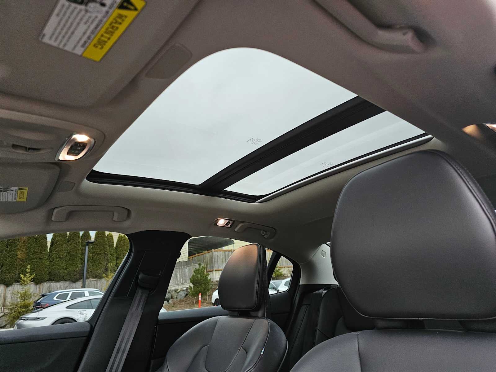 2022 Volvo S60 Recharge Plug-In Hybrid R-Design Expression