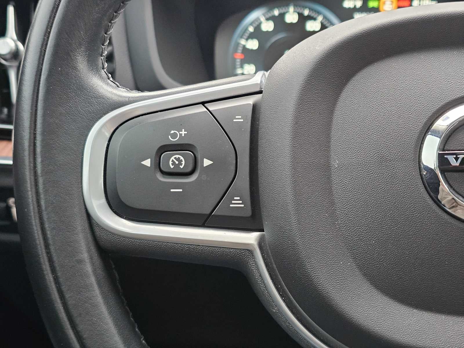 2022 Volvo S60 Recharge Plug-In Hybrid R-Design Expression