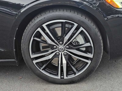 2022 Volvo S60 Recharge Plug-In Hybrid R-Design Expression