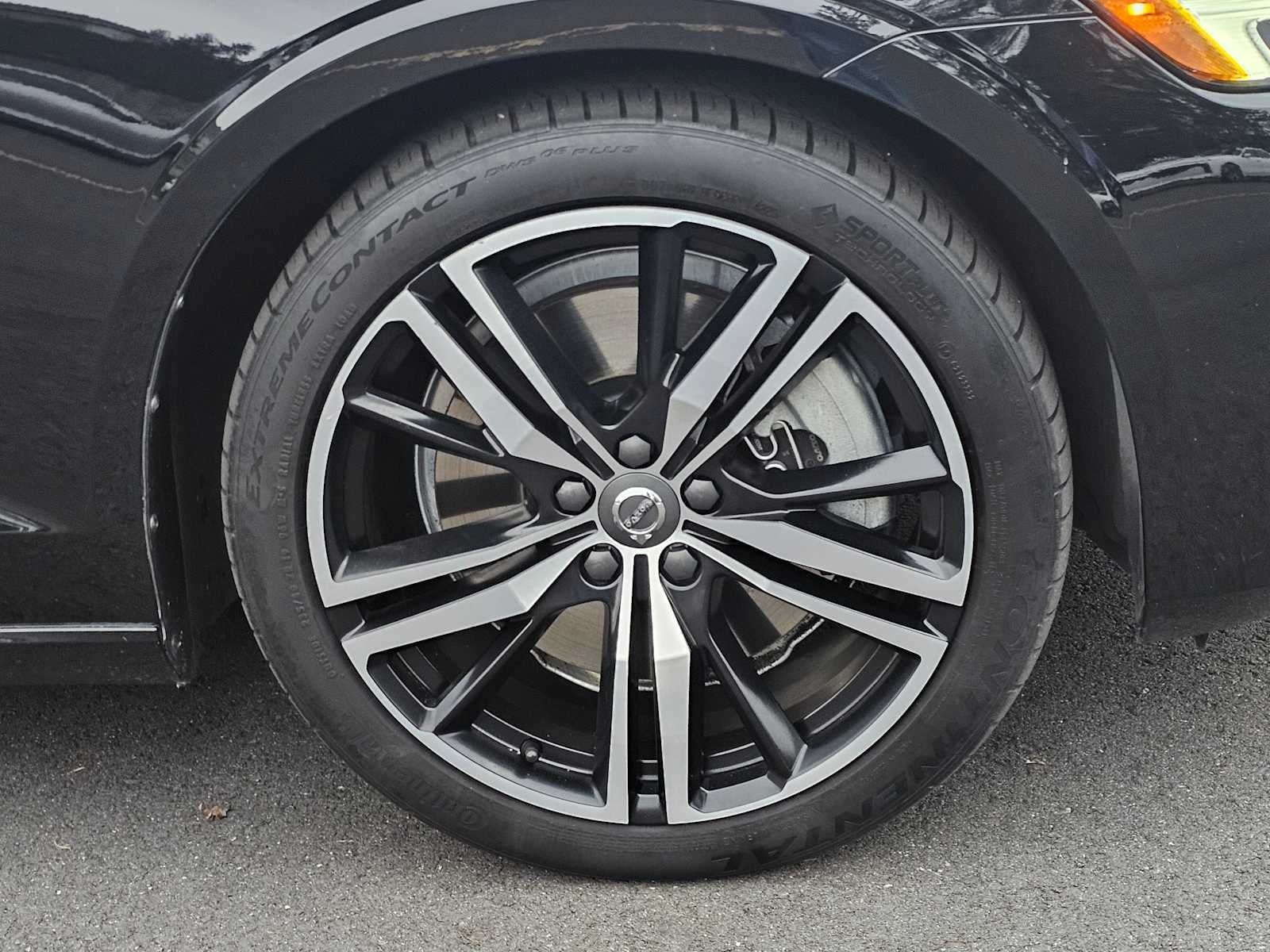 2022 Volvo S60 Recharge Plug-In Hybrid R-Design Expression