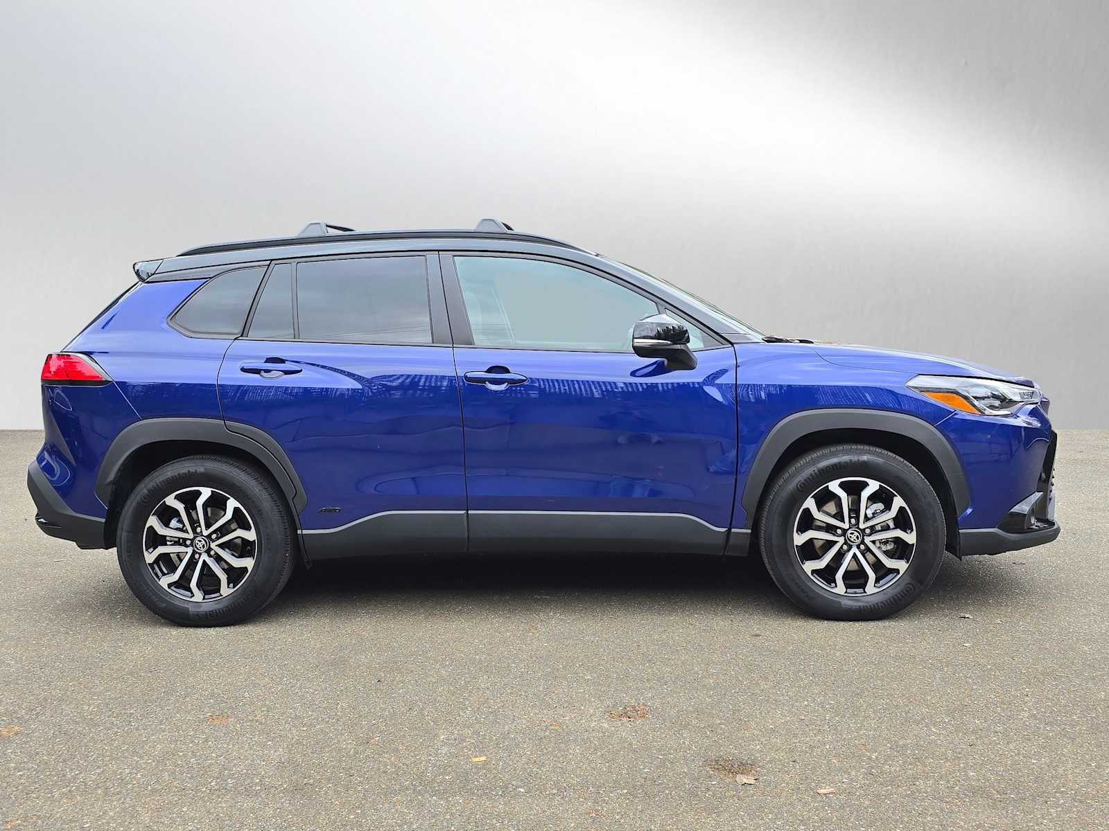 2023 Toyota Corolla Cross Hybrid SE