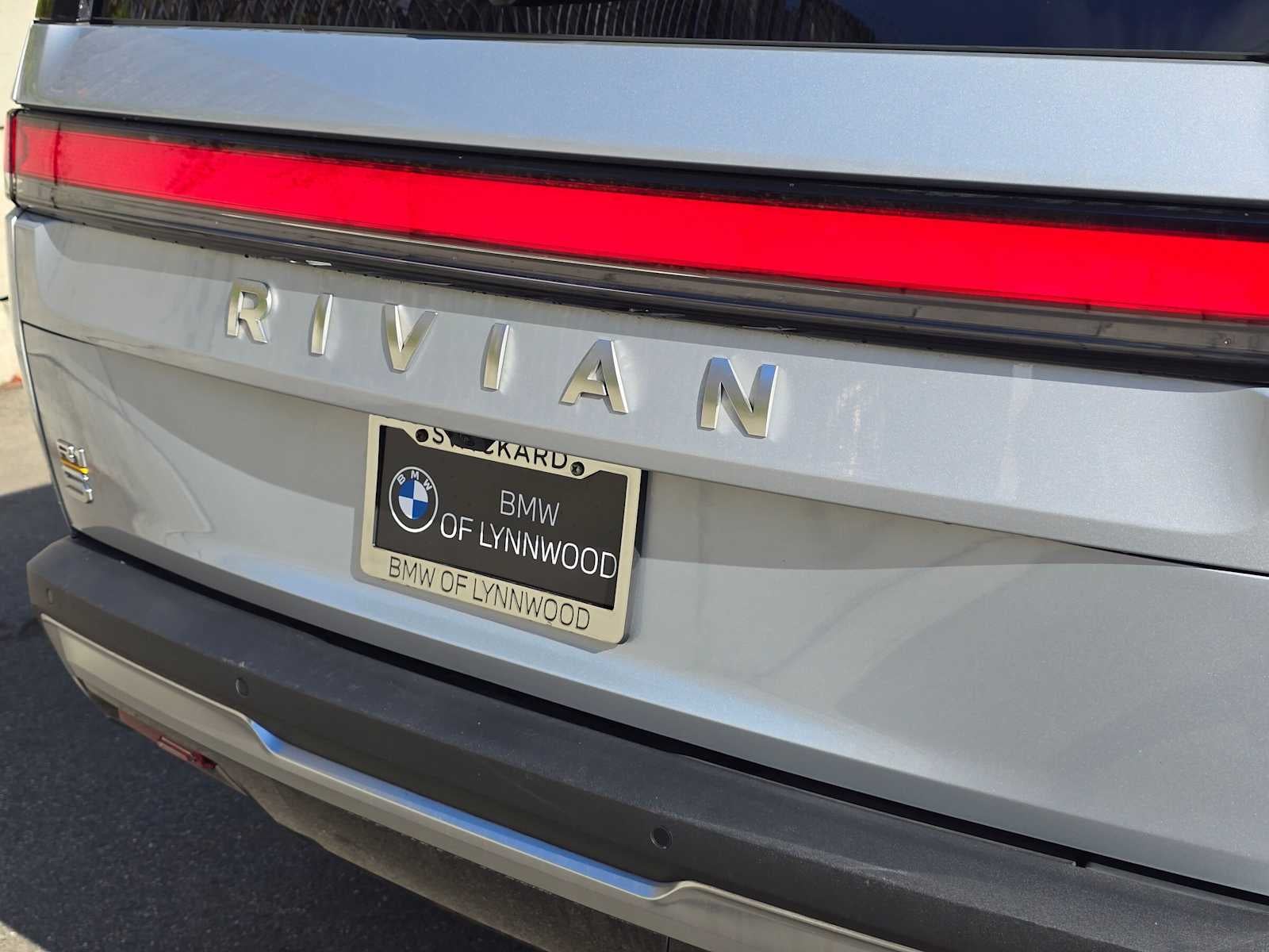 2023 Rivian R1S Adventure