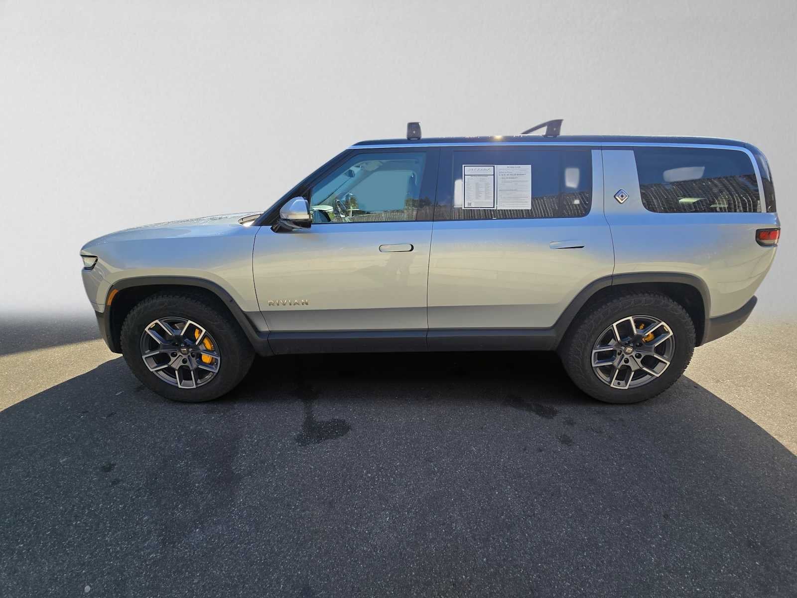 2023 Rivian R1S Adventure