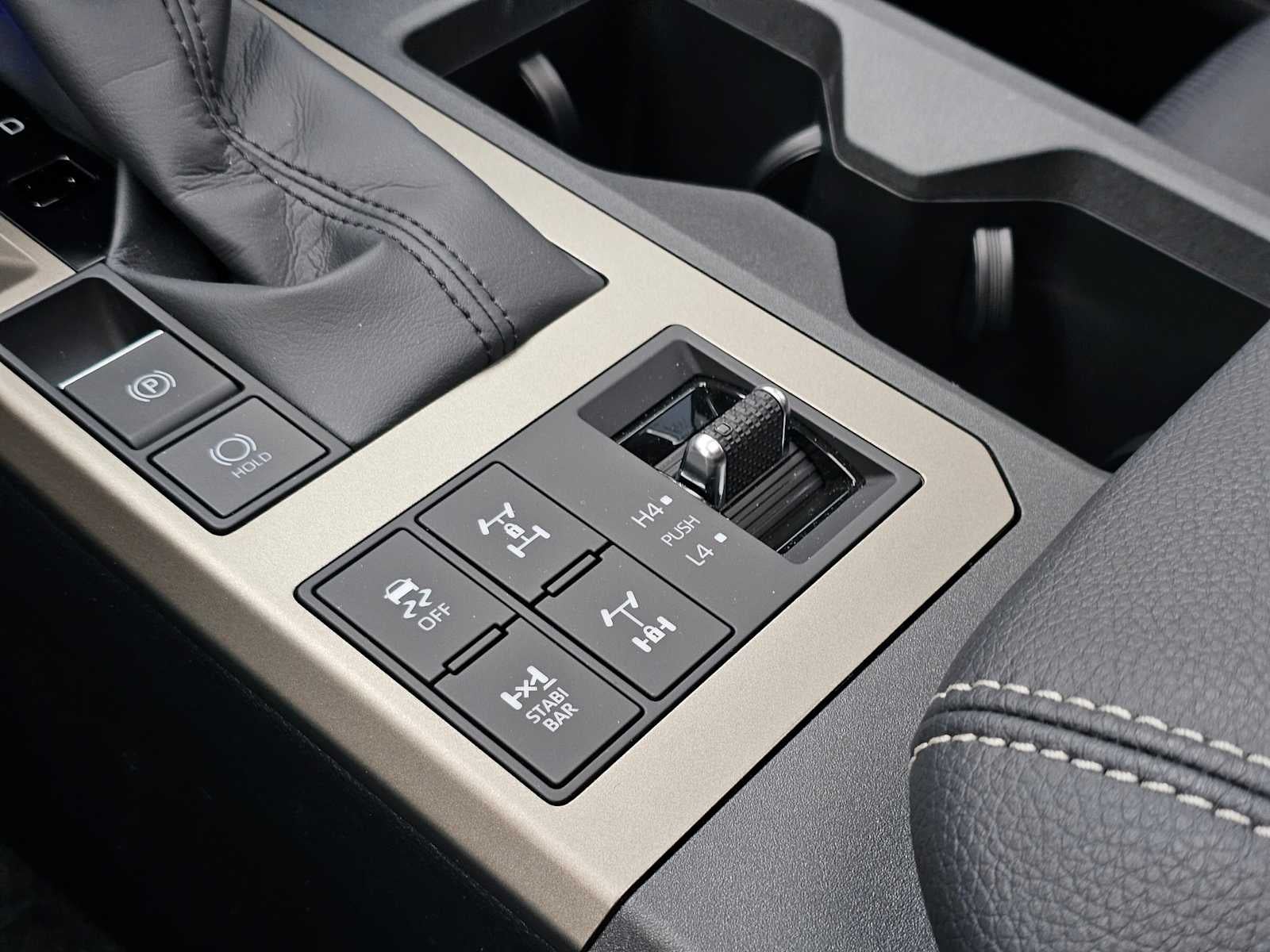 2026 Toyota Land Cruiser 4WD (Natl)