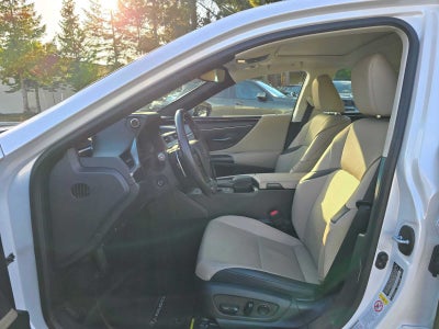 2019 Lexus ES 300h ES 300h