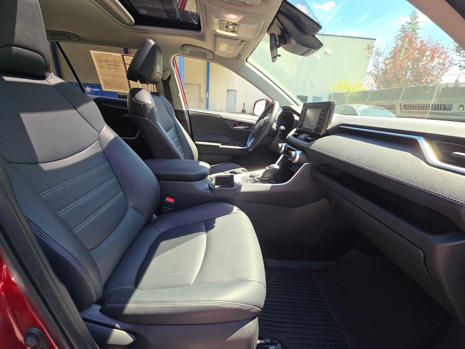 2022 Toyota RAV4 Hybrid XLE Premium