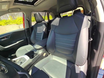 2022 Toyota RAV4 Hybrid XLE Premium