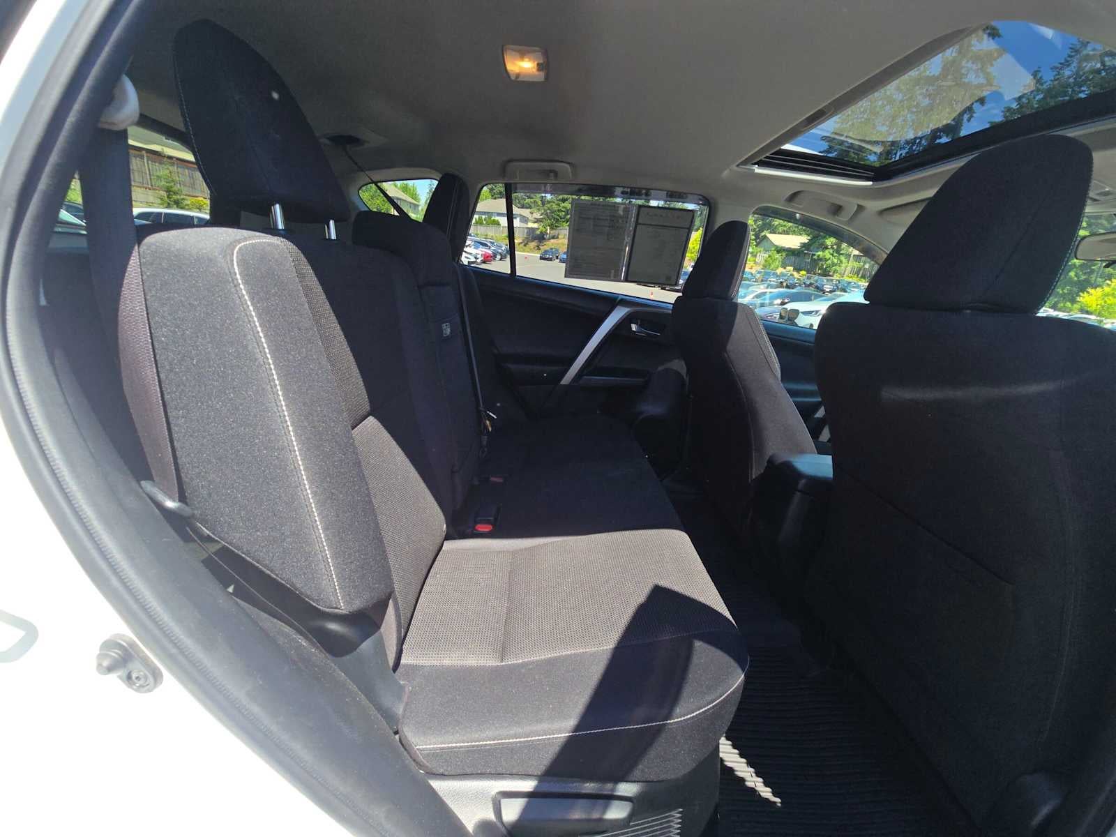 2016 Toyota RAV4 Hybrid XLE