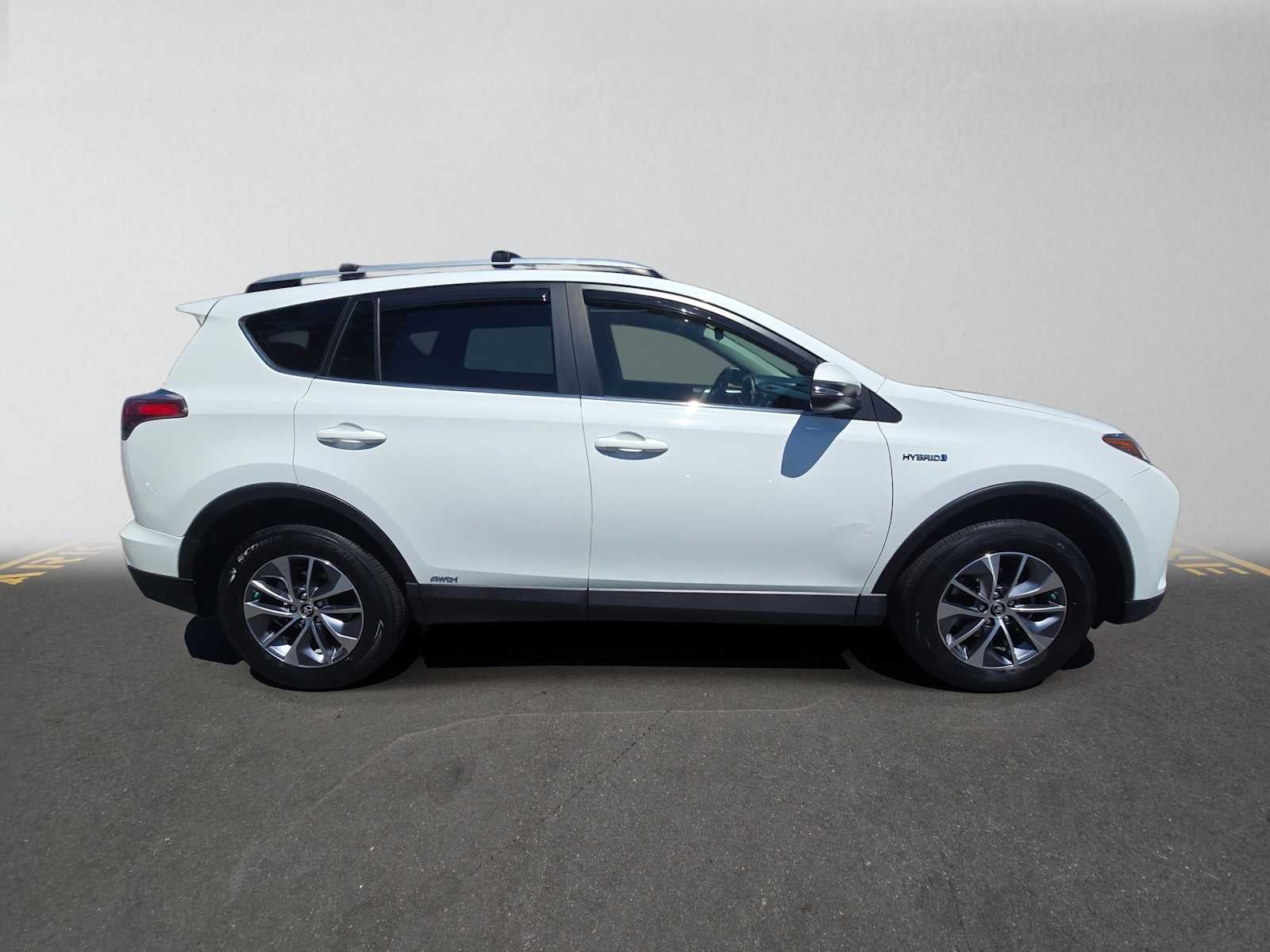 2016 Toyota RAV4 Hybrid XLE