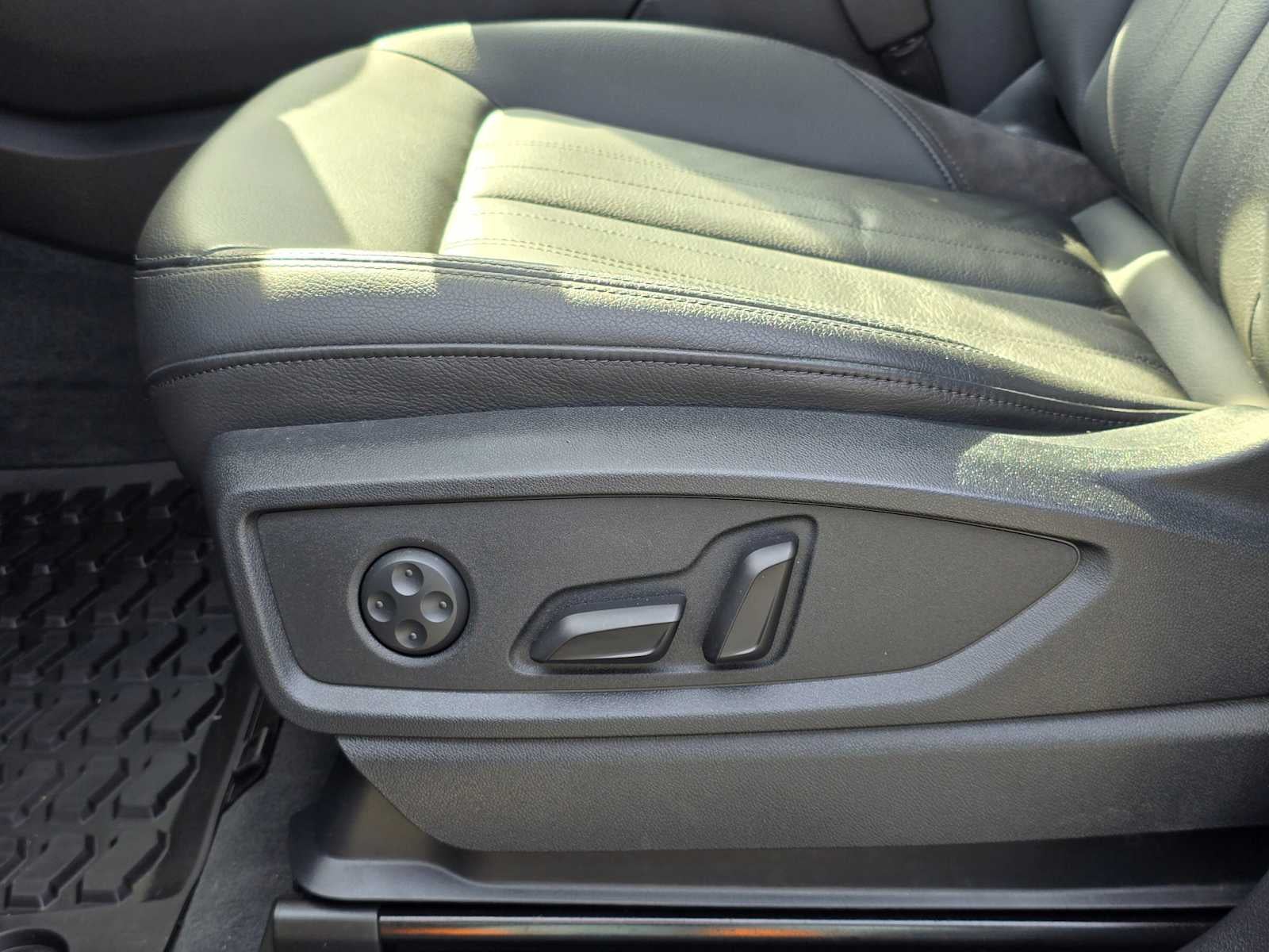 2020 Audi Q5 Premium Plus