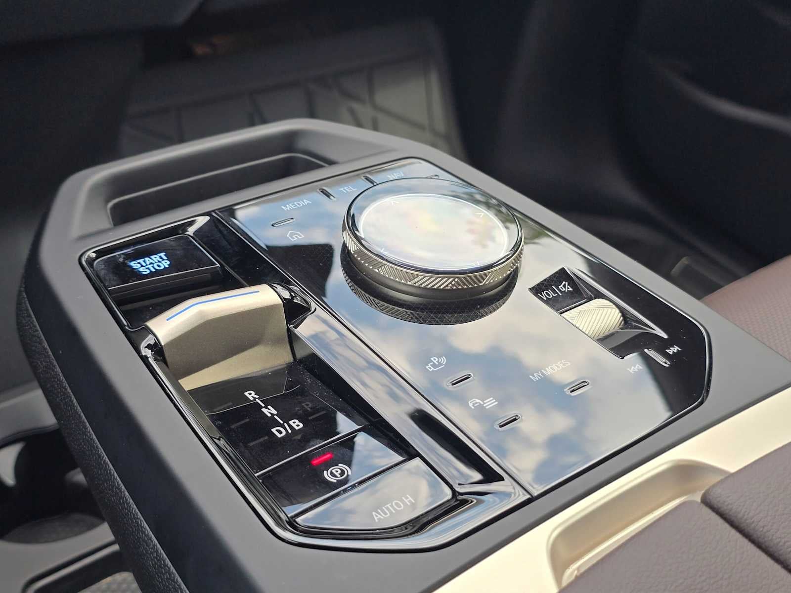 2024 BMW iX xDrive50