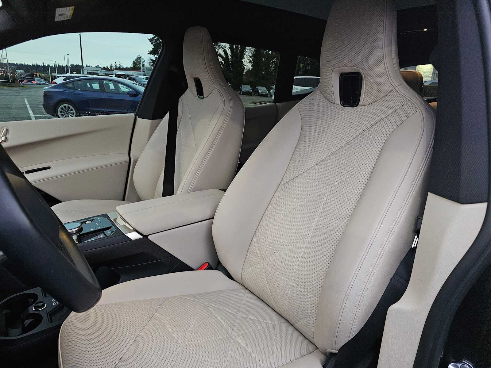 2025 BMW iX xDrive50