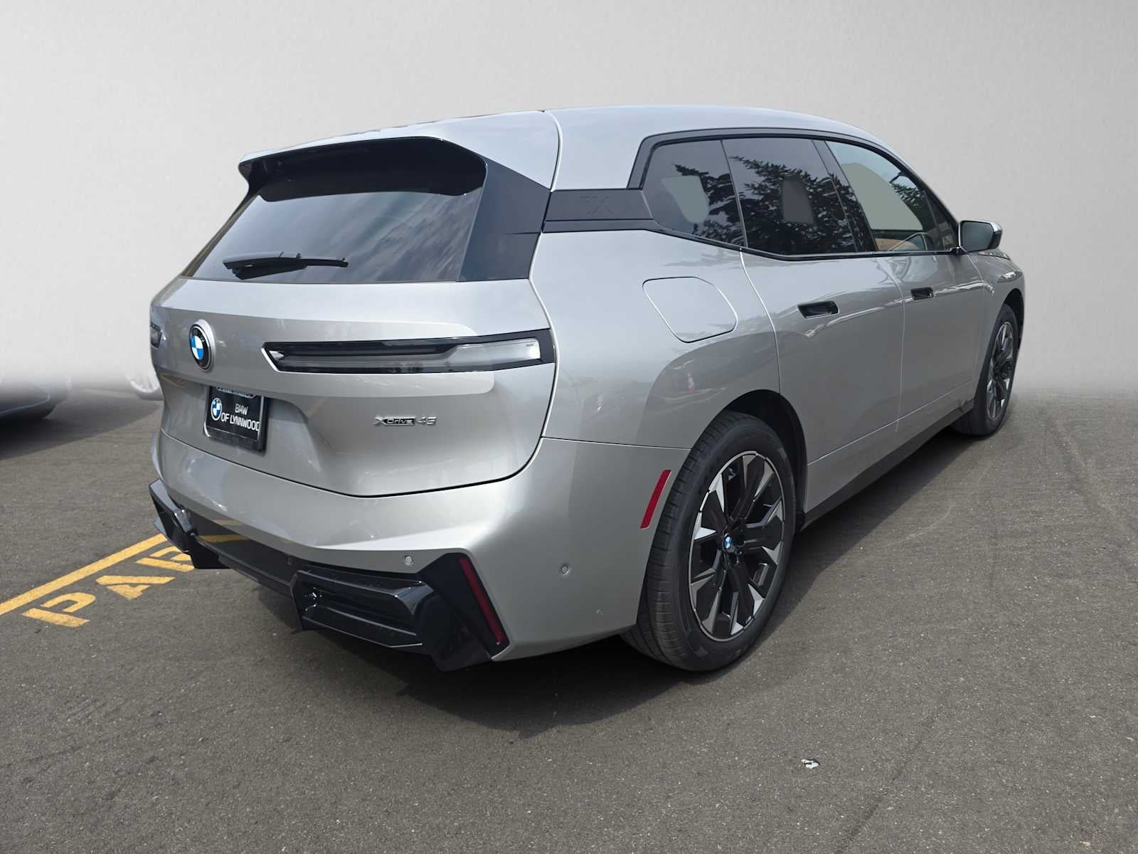 2026 BMW iX xDrive45