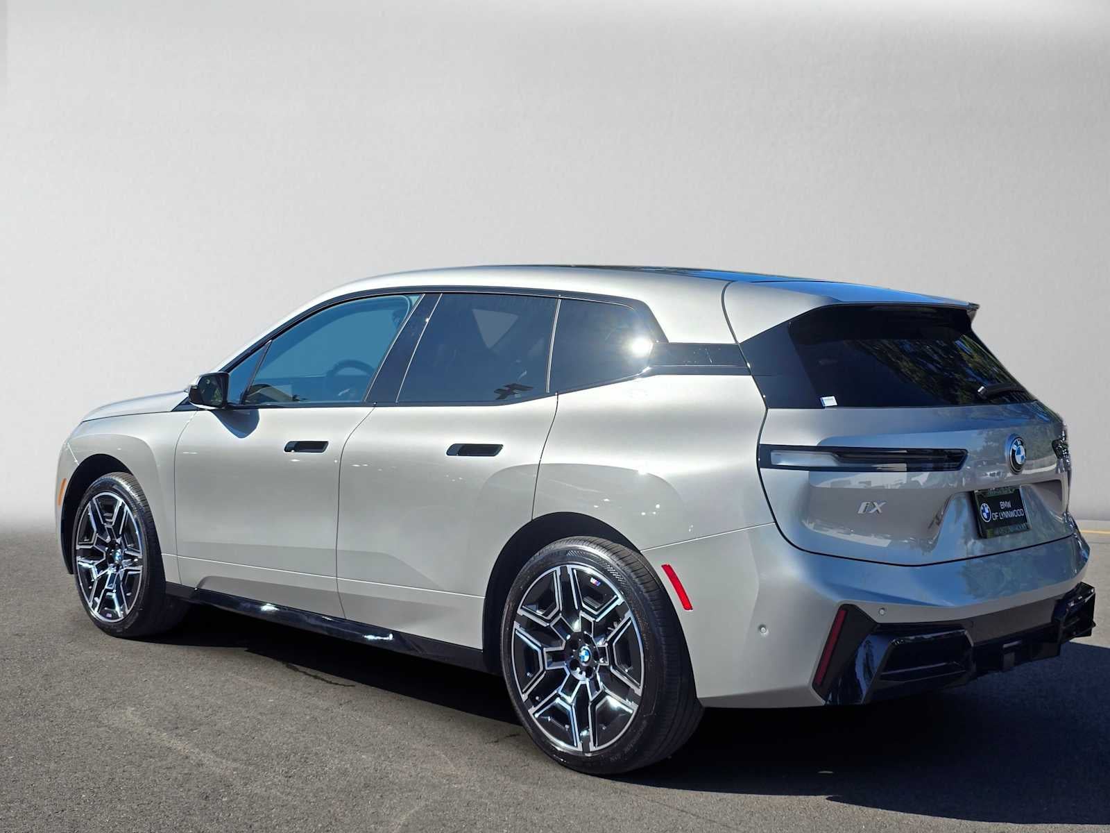 2026 BMW iX xDrive45