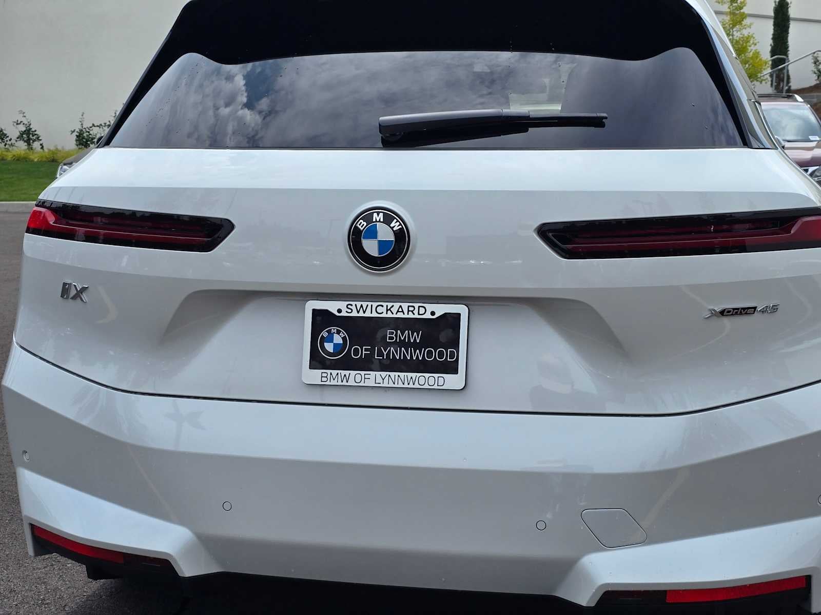 2026 BMW iX xDrive45