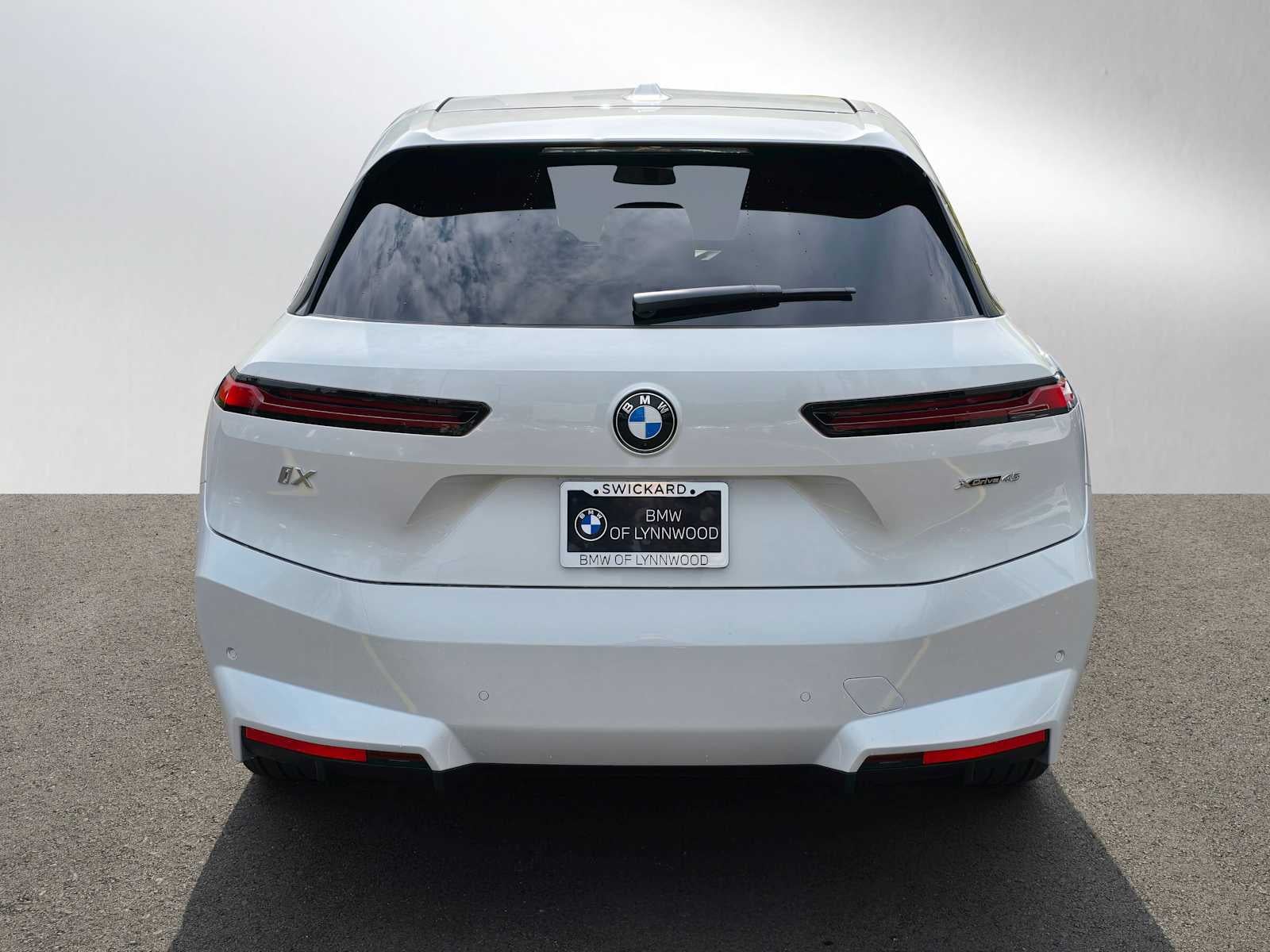 2026 BMW iX xDrive45