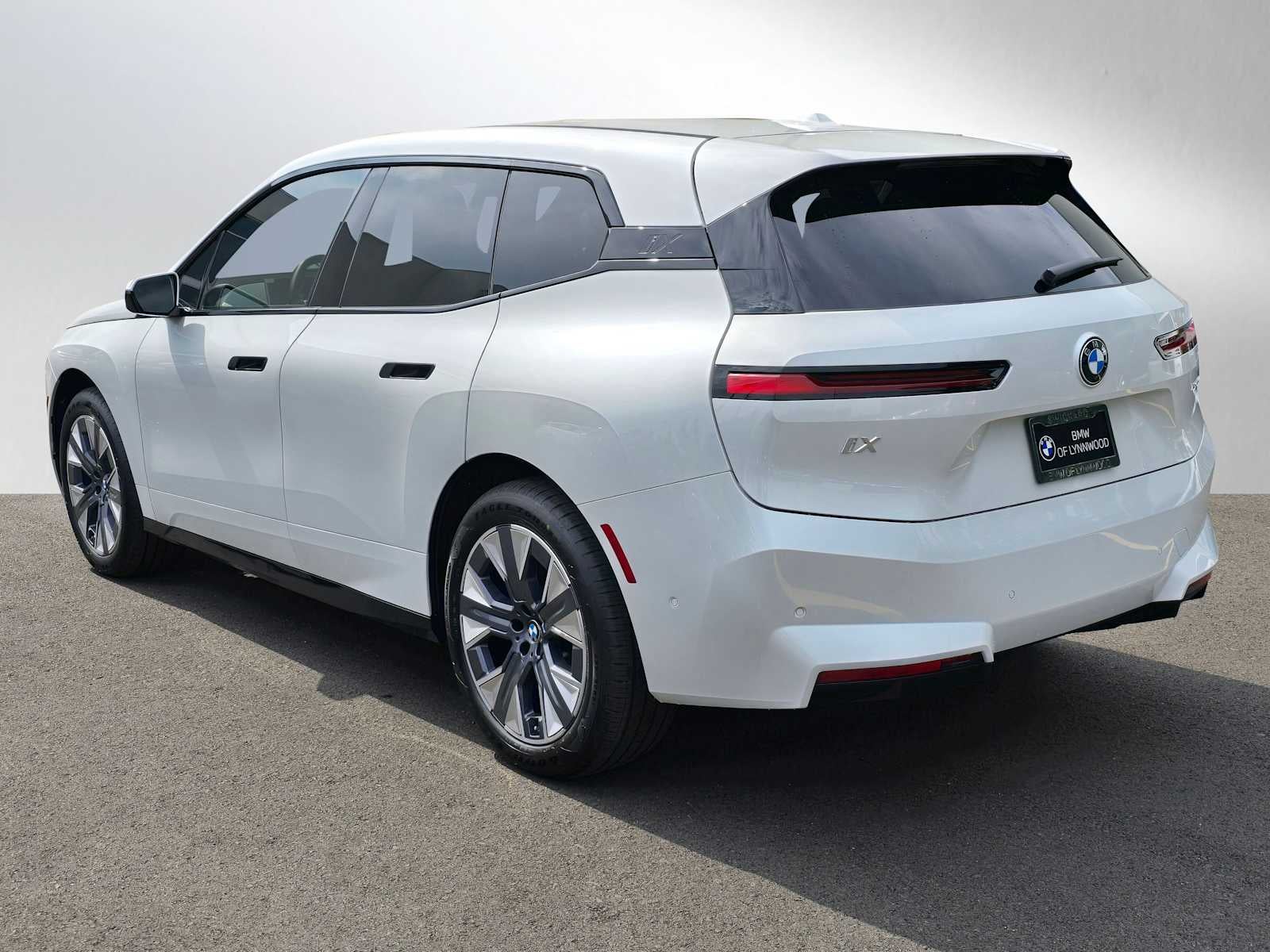 2026 BMW iX xDrive45