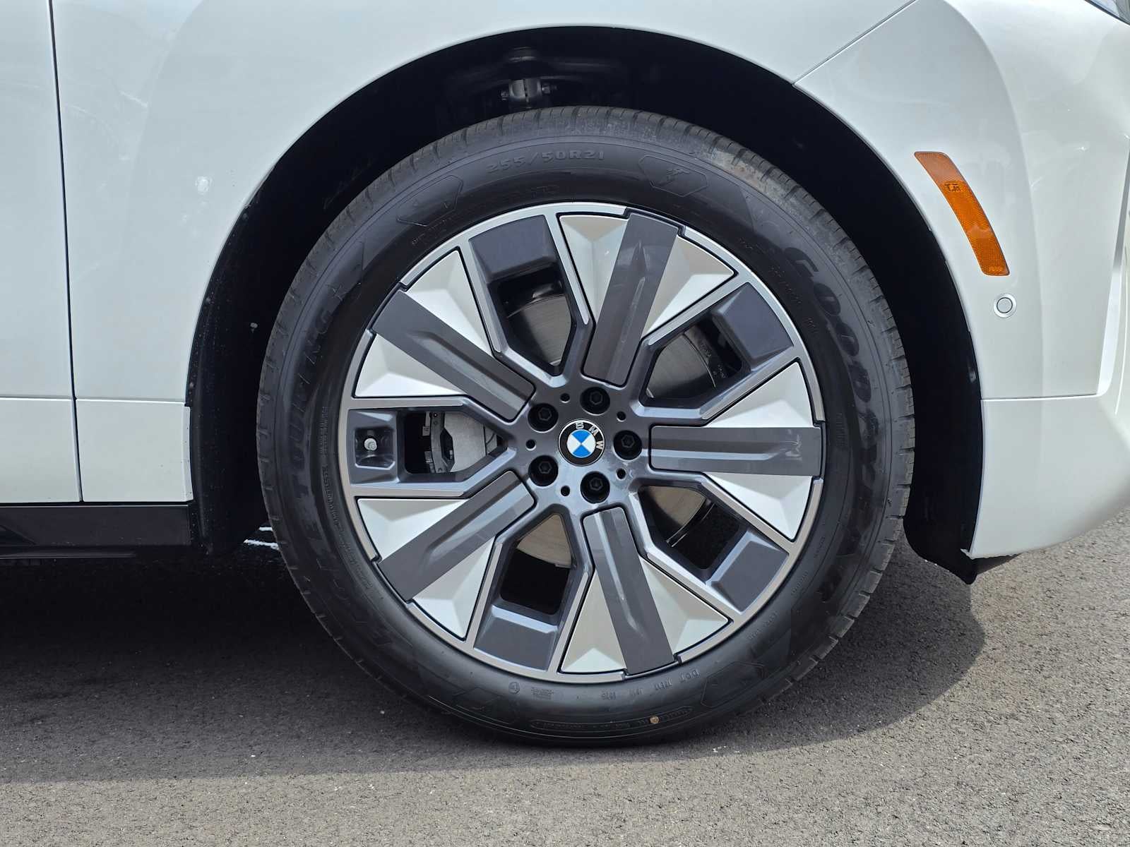 2026 BMW iX xDrive45