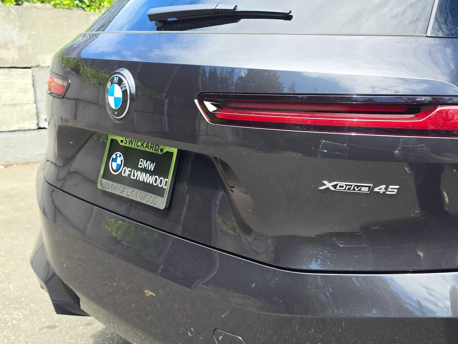 2026 BMW iX xDrive45