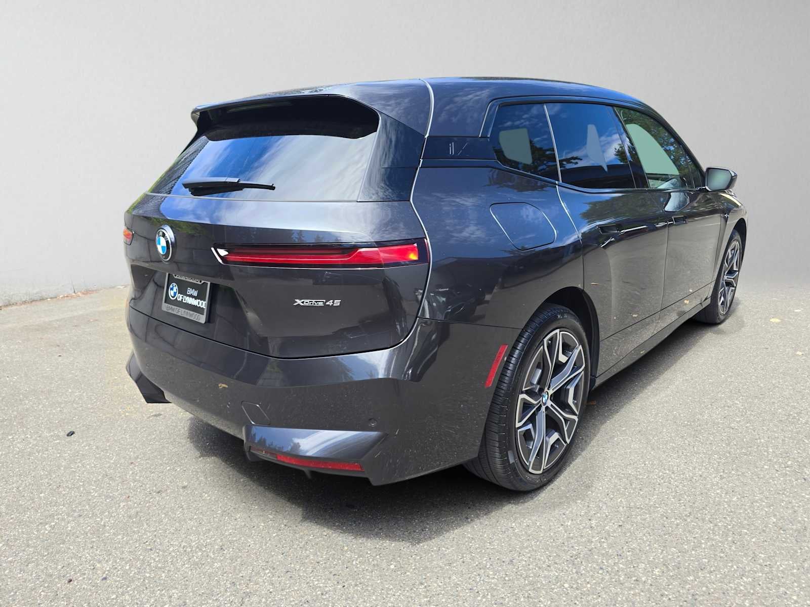 2026 BMW iX xDrive45