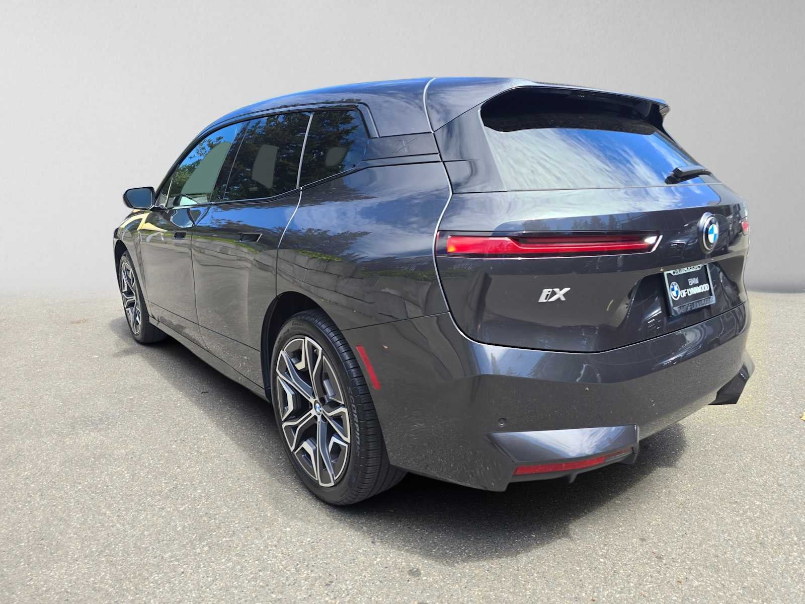 2026 BMW iX xDrive45