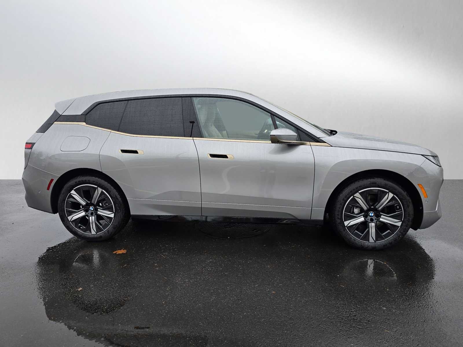 2026 BMW iX xDrive60