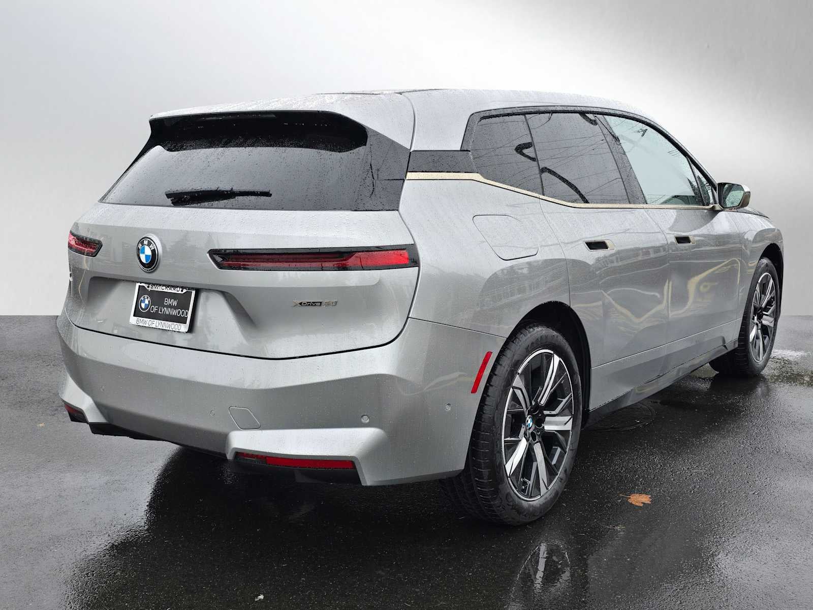 2026 BMW iX xDrive60