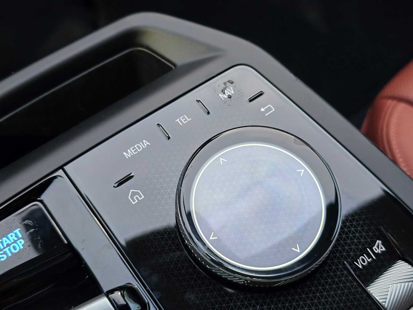 2026 BMW iX xDrive60