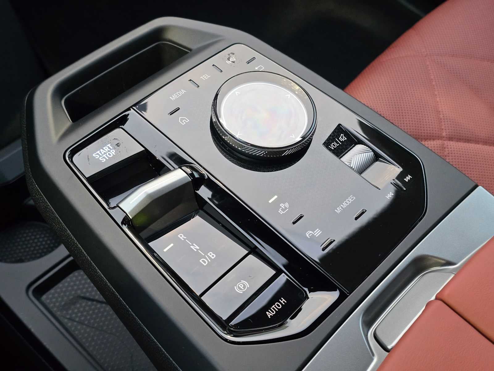 2026 BMW iX xDrive60