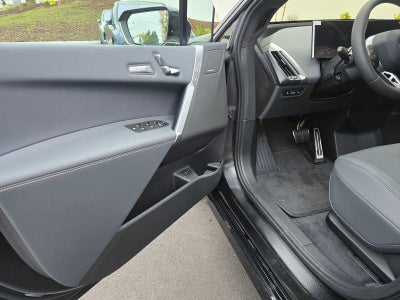 2026 BMW iX xDrive60