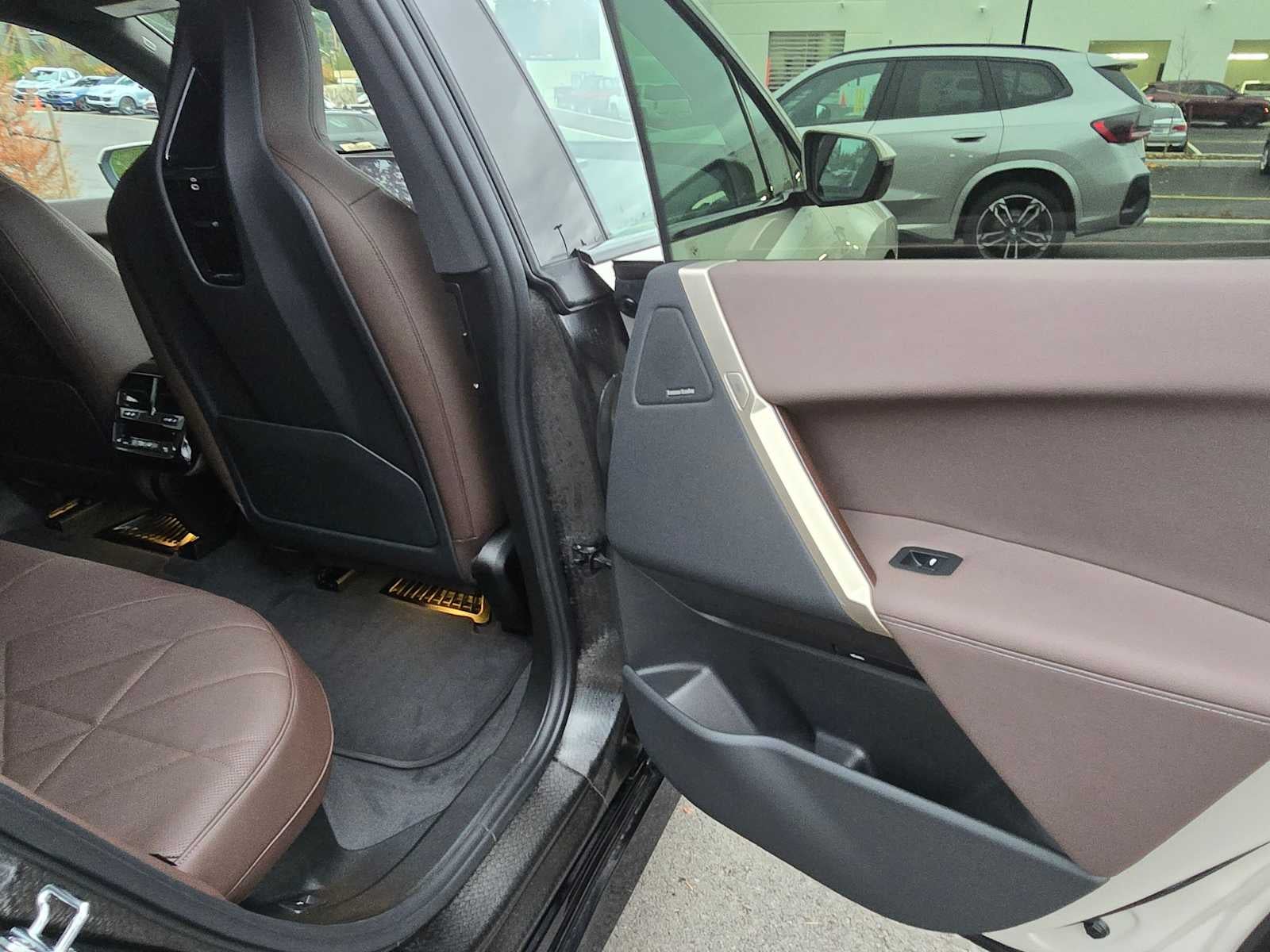 2026 BMW iX xDrive60