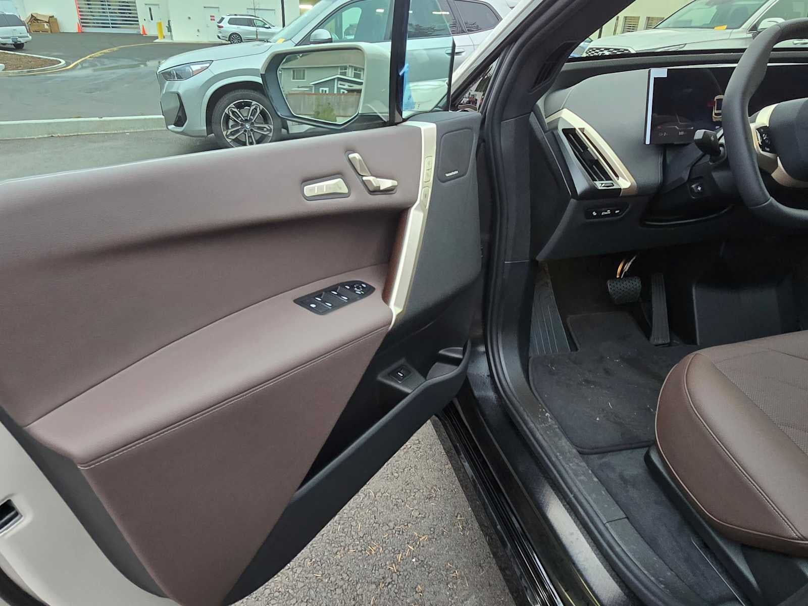 2026 BMW iX xDrive60