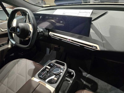 2026 BMW iX xDrive60