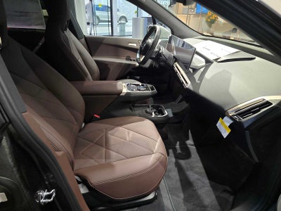 2026 BMW iX xDrive60
