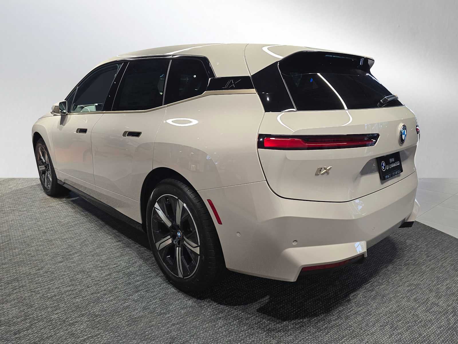 2026 BMW iX xDrive60