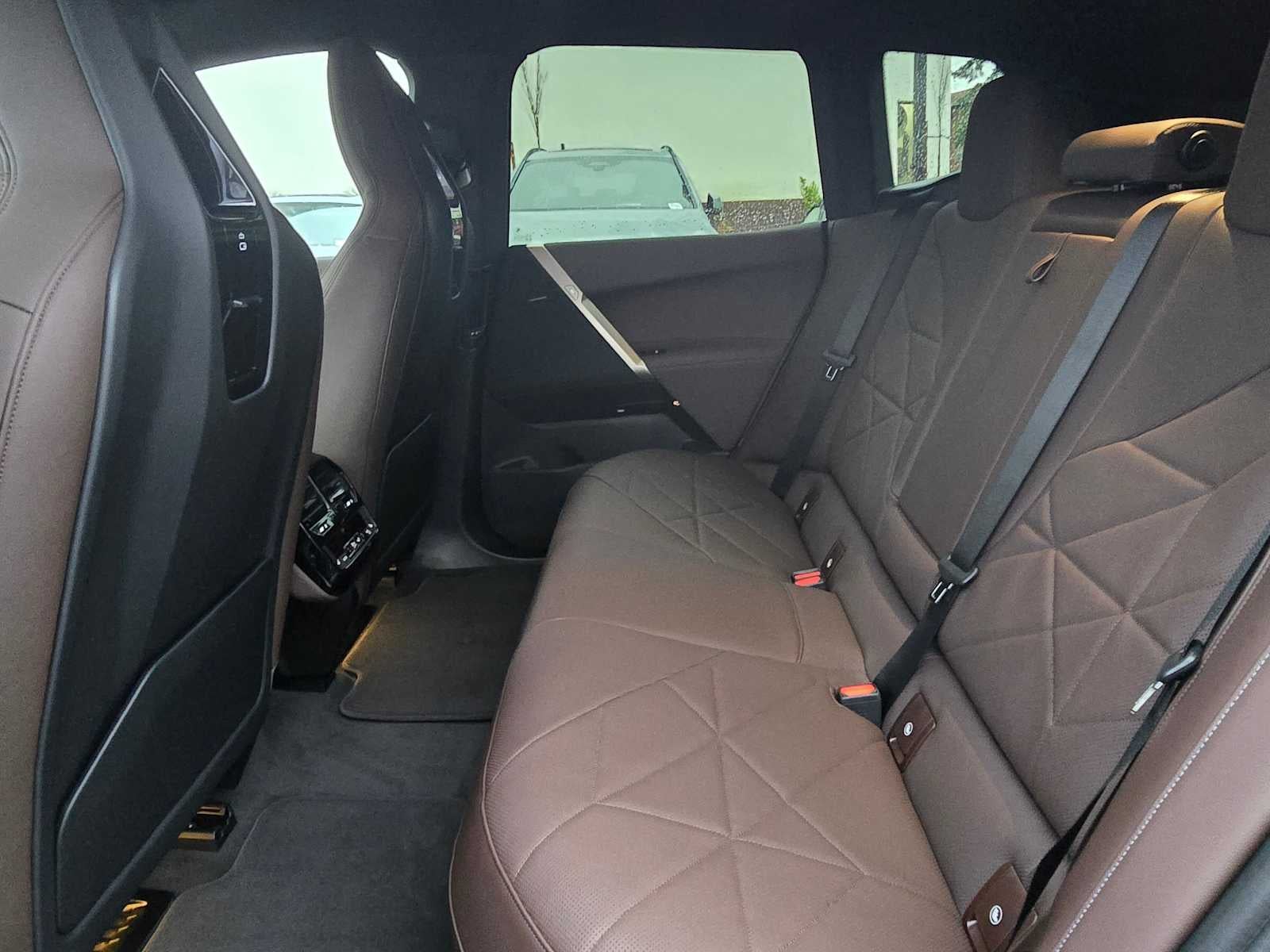 2026 BMW iX xDrive60