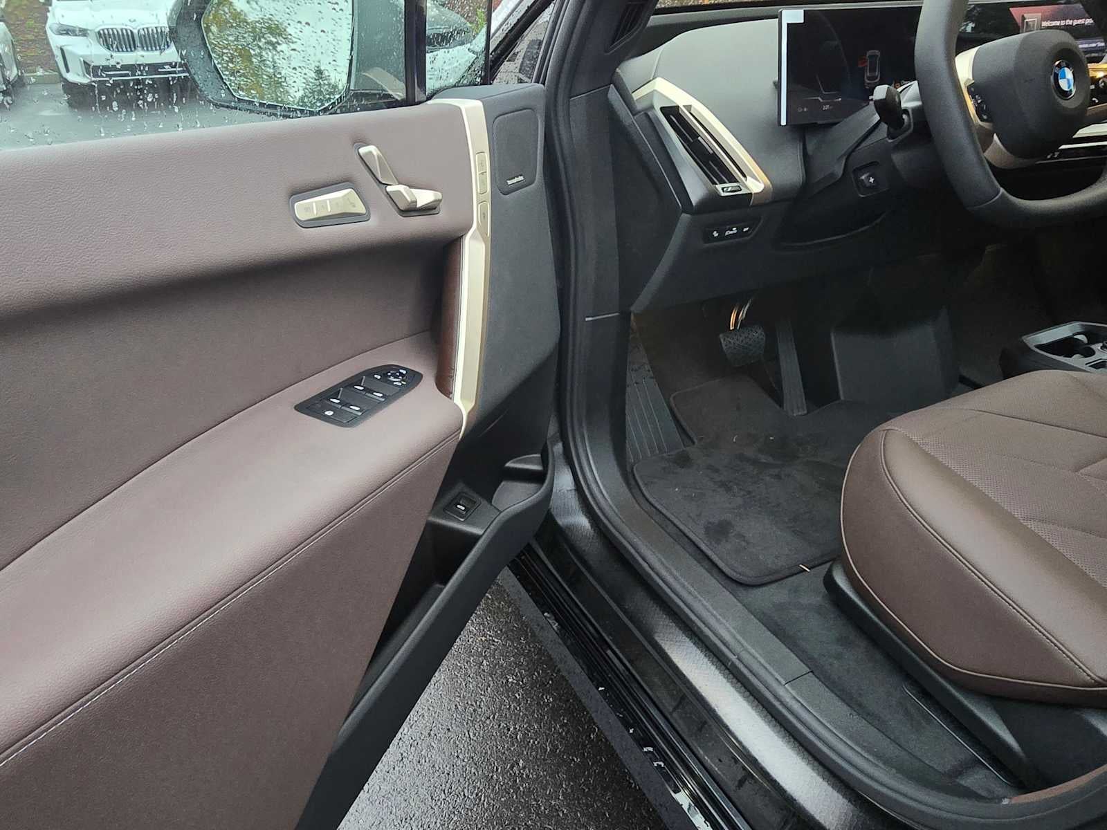 2026 BMW iX xDrive60