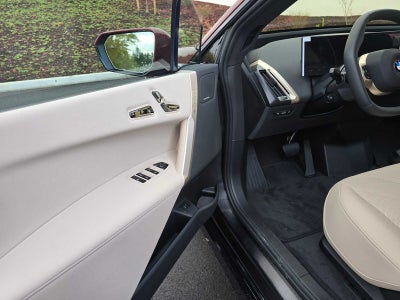 2026 BMW iX xDrive60