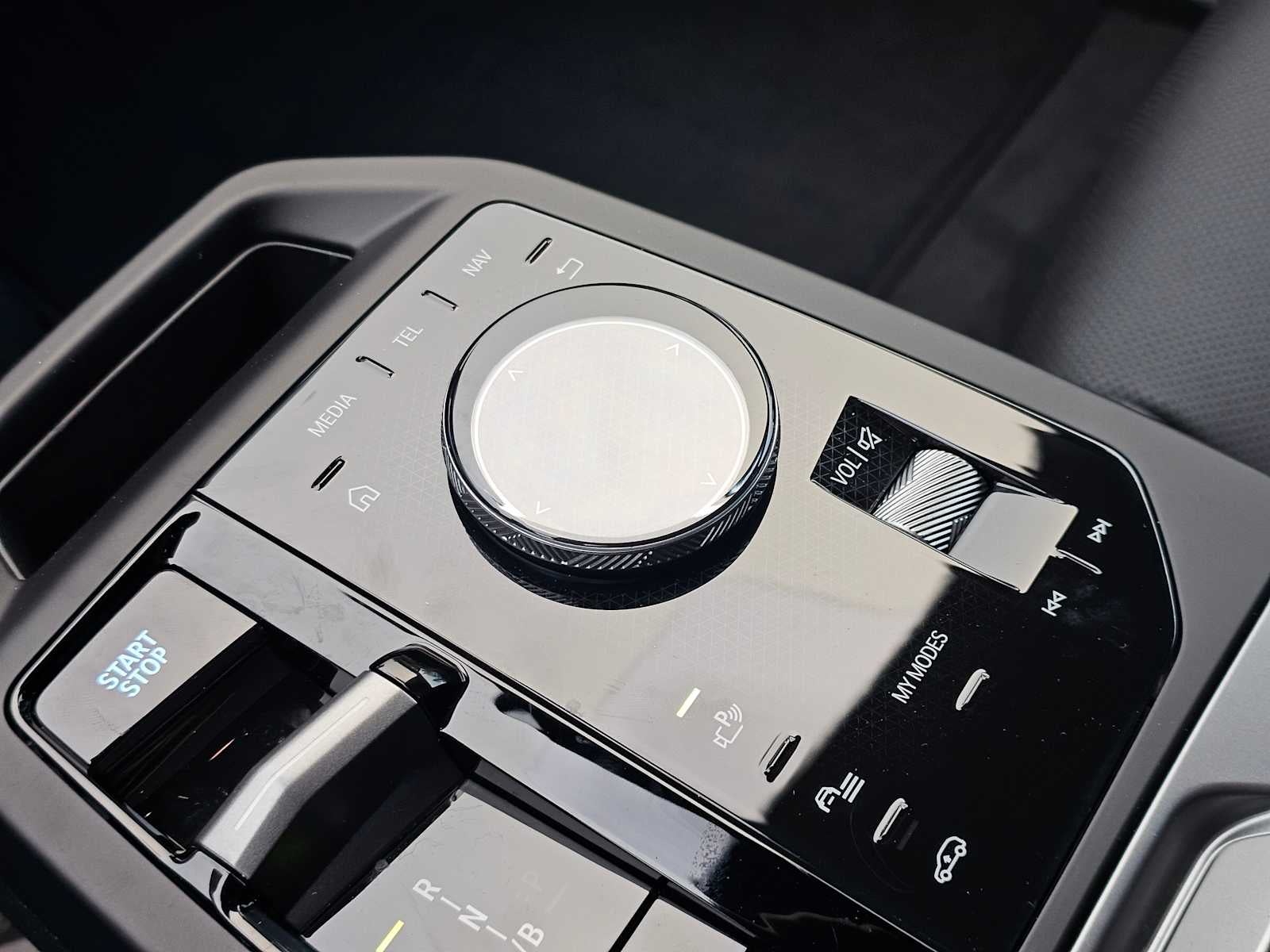 2026 BMW iX xDrive60