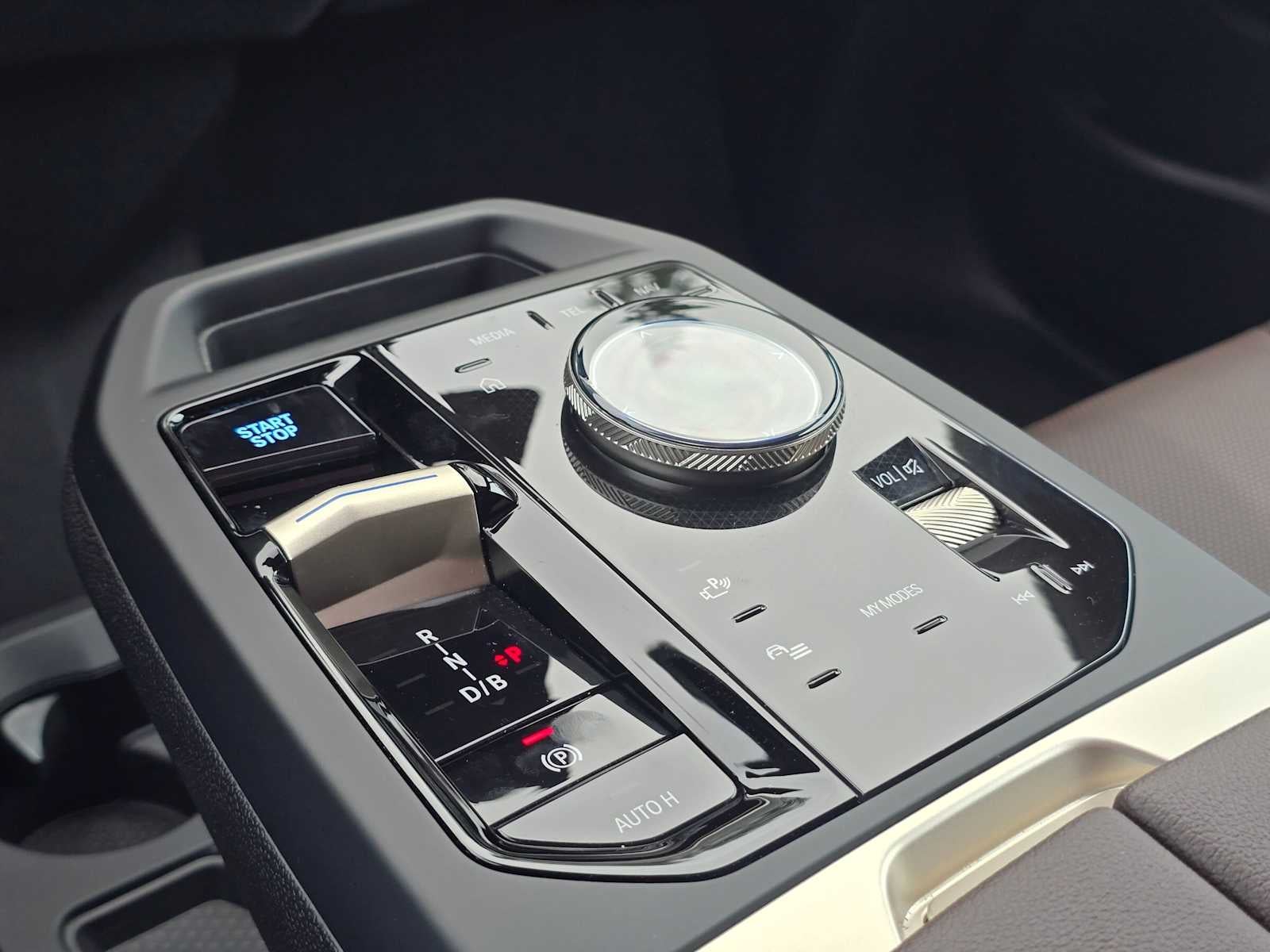 2026 BMW iX xDrive60