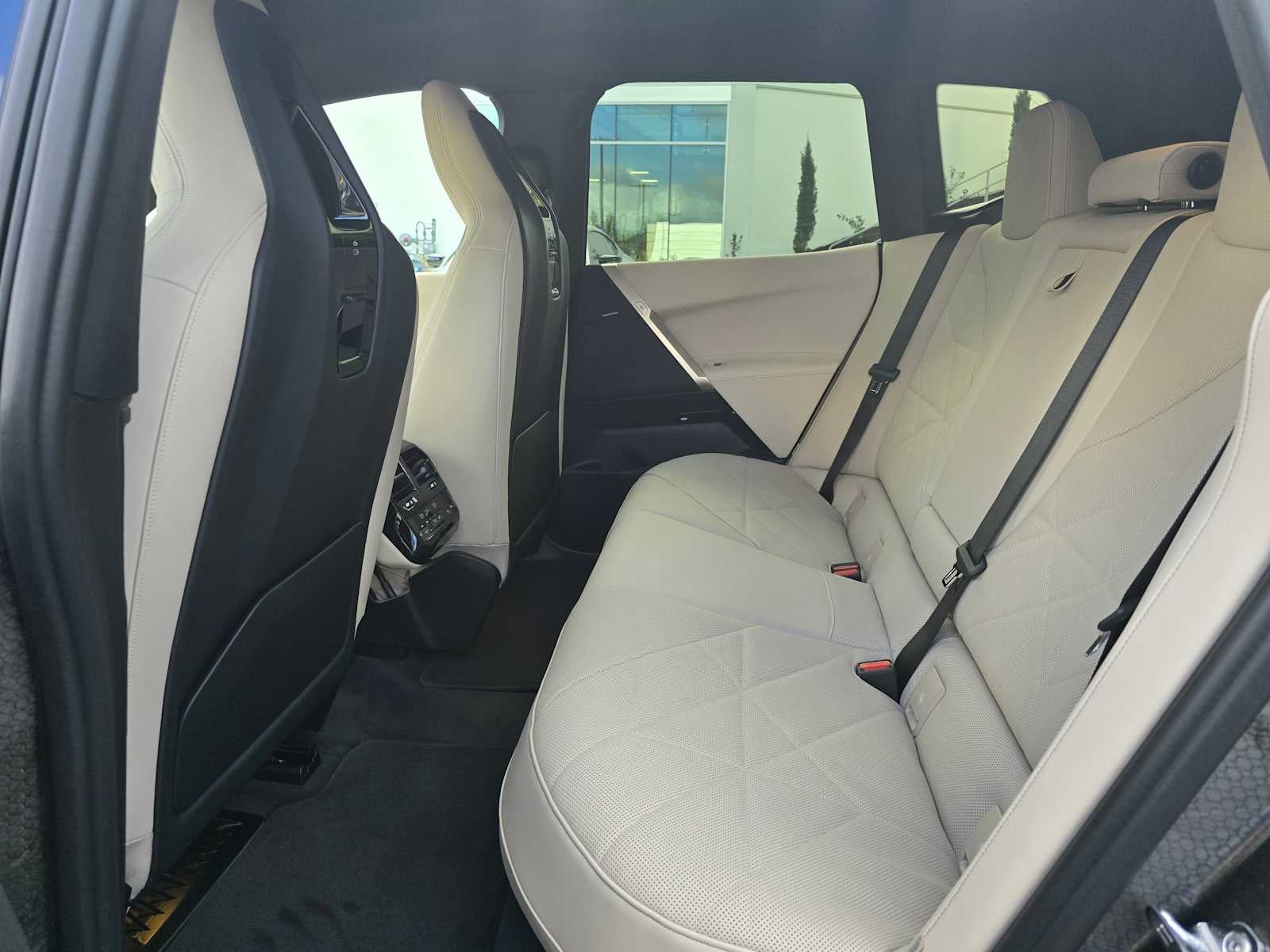 2026 BMW iX xDrive60