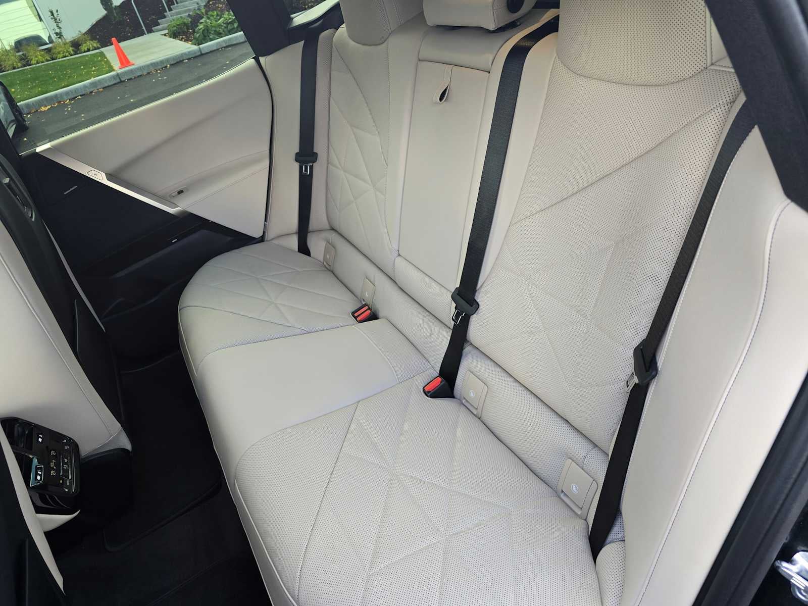 2026 BMW iX xDrive60