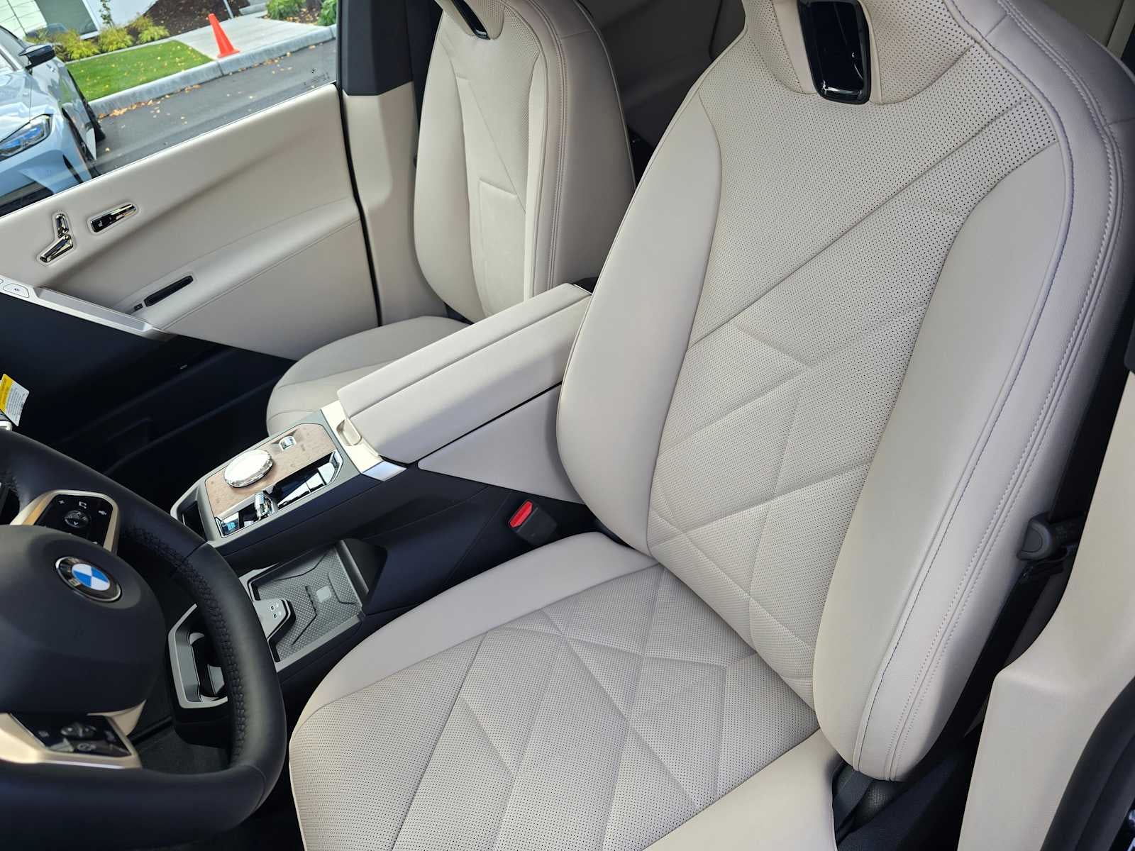 2026 BMW iX xDrive60