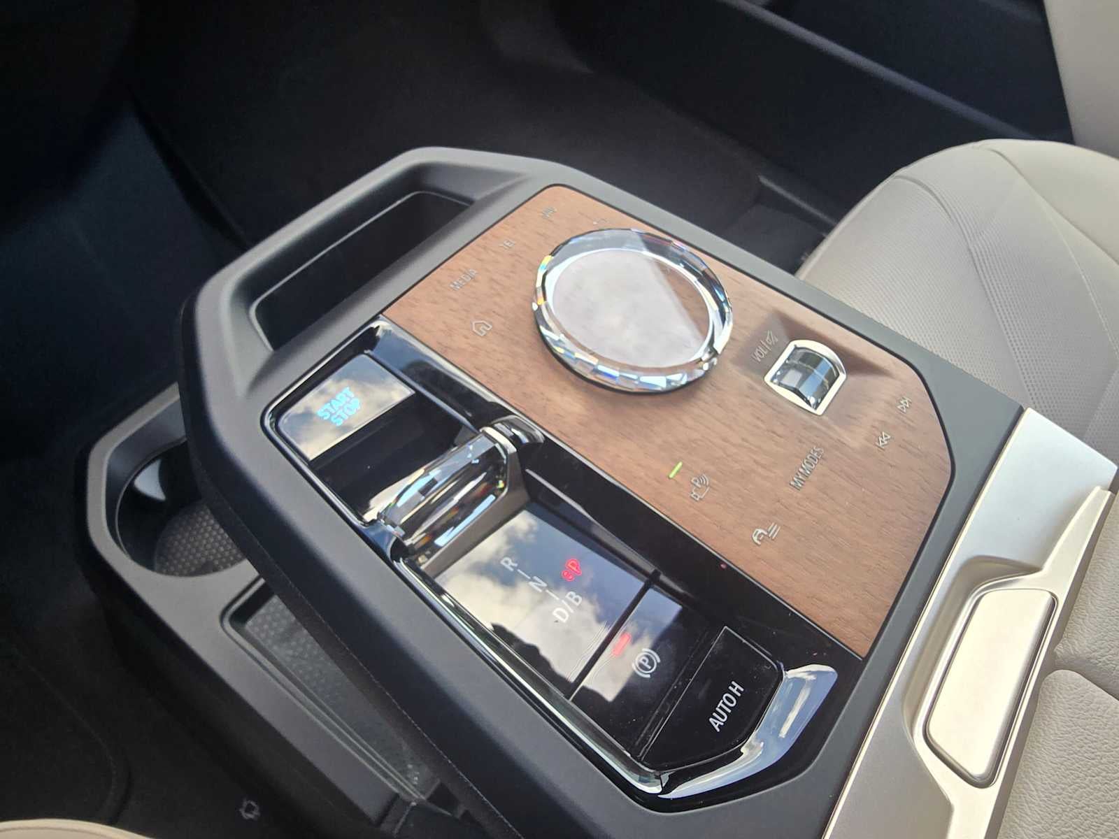 2026 BMW iX xDrive60