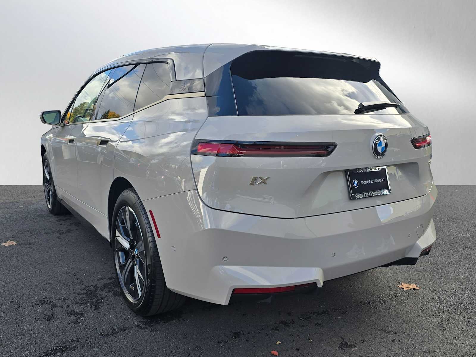 2026 BMW iX xDrive60