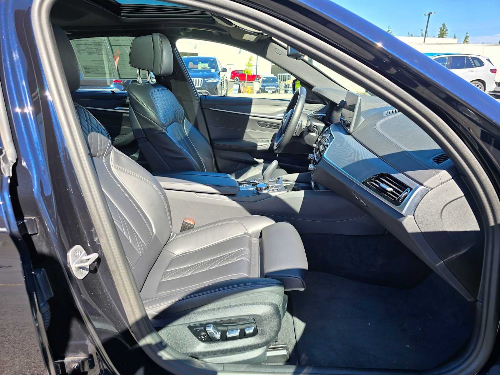 2023 BMW 5 Series M550i xDrive